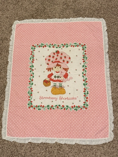 Vintage 1980s Strawberry Shortcake Quilted Pink Baby Girl Blanket 43”x34”