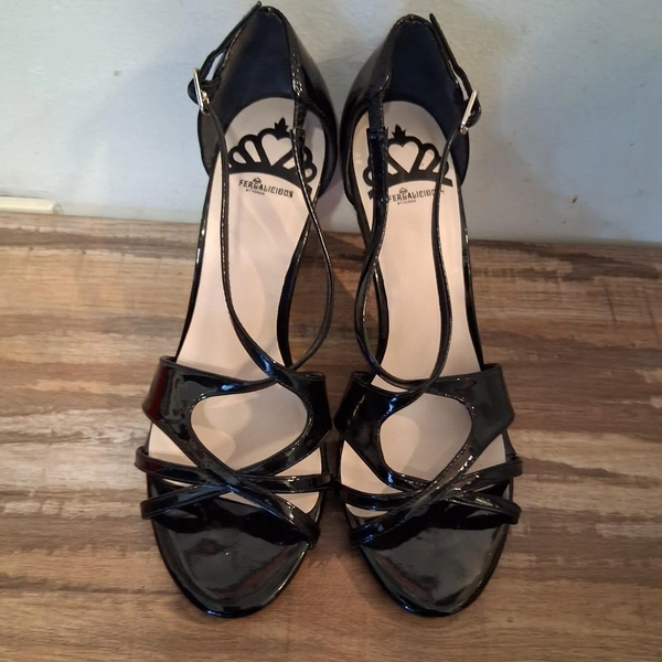 Vintage Y2K Fergie Fergalicious Black Patent Strappy High Heel Shoes VGUC 9