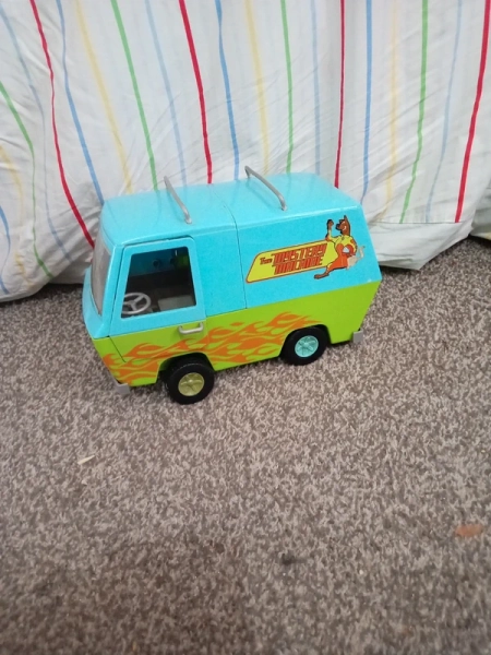 Vintage scooby doo van