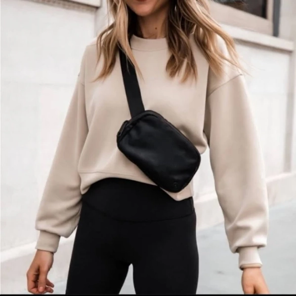 Lululemon Belt Bag In Black