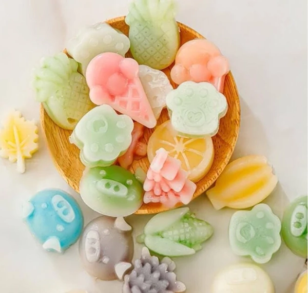 Wax Candy with Syrup in the middle,Assorted Fruit Flavors,Various styles,Suitable for Chewing to Relieve Stress