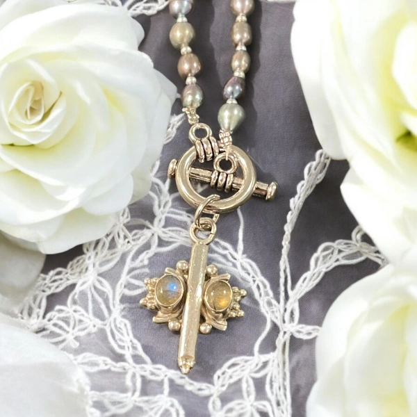 1652. Peacock Pearl Necklace with Vintage/Italian Sterling Silver Labradorite Pendant