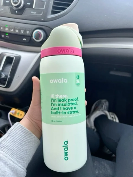 Owala FreeSip insulated water bottle (945ml)