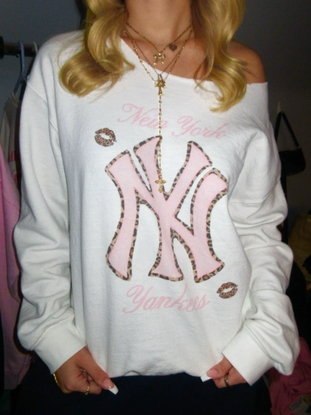GLAMOUR NEW YORK YANKEES CREWNECK — Caitlin & Co. Boutique