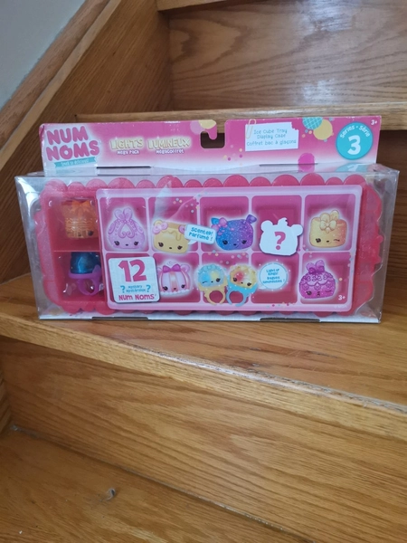 Numnoms series 3,lights mega pack, blind box toys