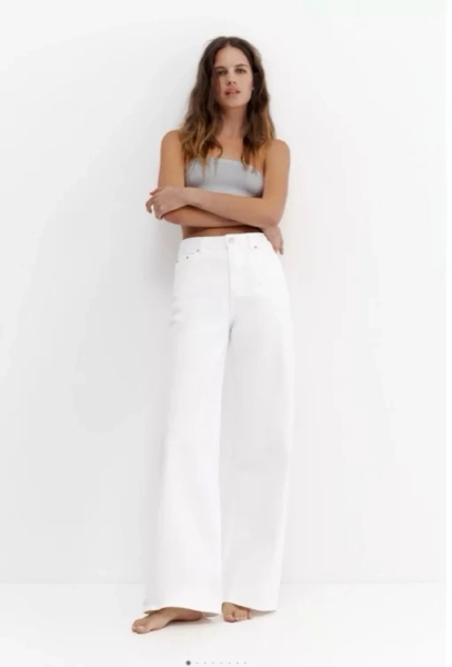 High-waist wide-leg jeans