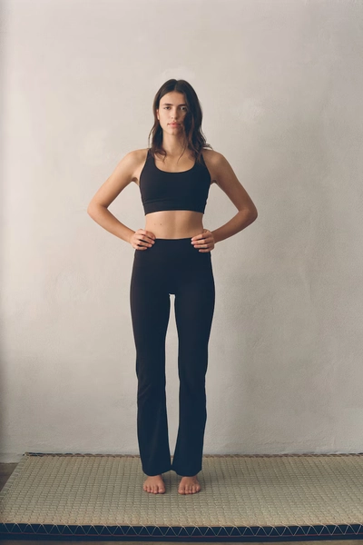 Flared Yoga Leggings with SoftMove™ - Black