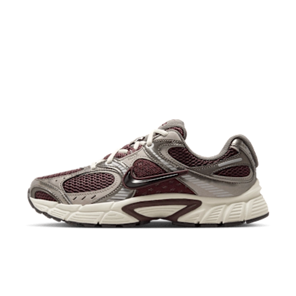 Nike V5 RNR Women's Shoes with Reflective Accents