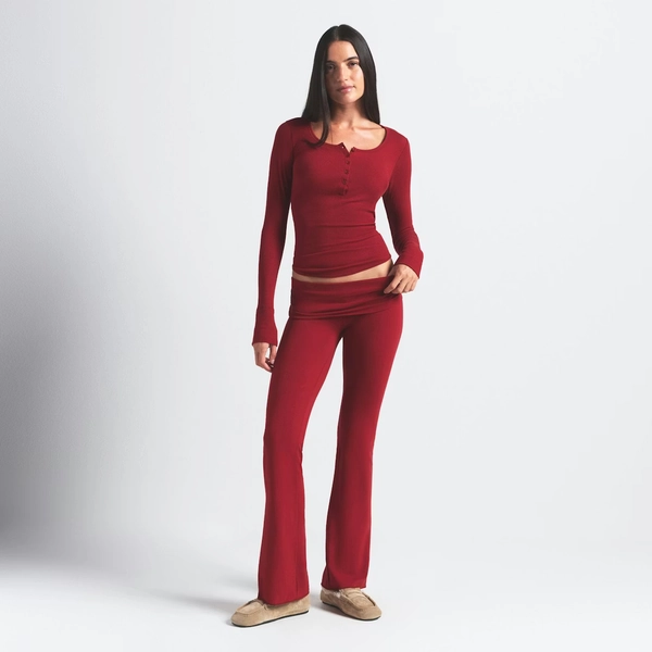 AP-PNT-0715-BRK-AB-SKIMS-LOUNGEWEAR_22462-FR.jpg 1,247×1,247 pixels