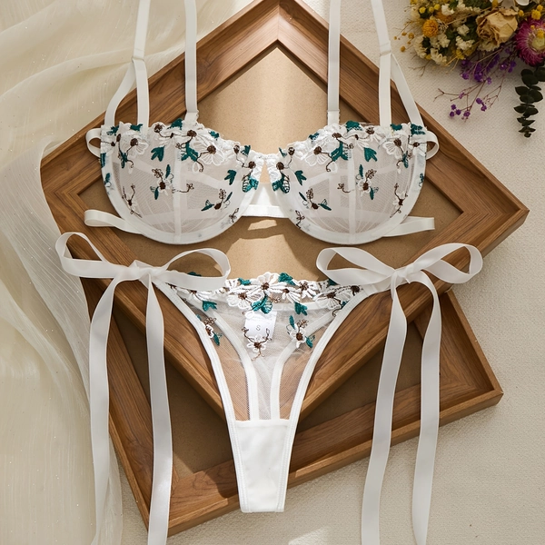 A Fresh And Youthful White And Green Double-Layer Bra Set for Spring, Summer, Autumn, And Winter, Featuring Contrasting Floral Embroidery And Breathable Mesh. Perfect for a Pure And Sweet, with a French Countryside Vibe