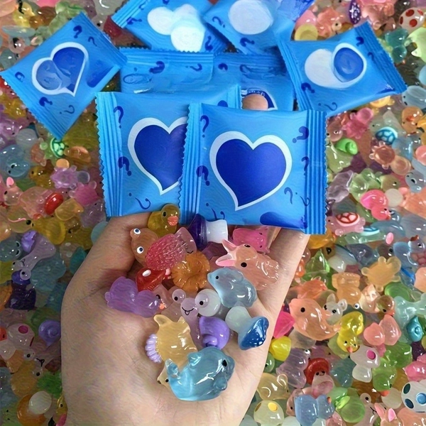 50pcs Mini Luminous Animal Miniature Resin Ornaments, Suitable for Outdoor Courtyard Garden Decoration, Birthday Party Gifts