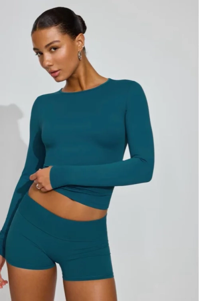 Sleek Crewneck Long Sleeve Top