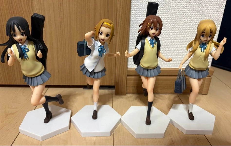 K-On! Uniform Figure Set of 4 Authentic Collectible Anime Figures Japan