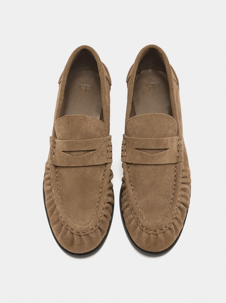Mocassins de pele com pespontos