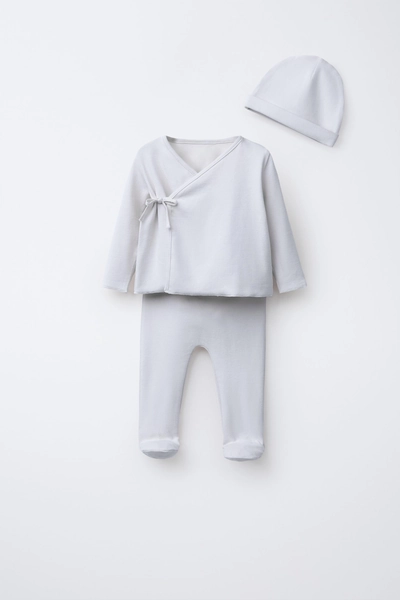 LAYETTE SET AND POUCH