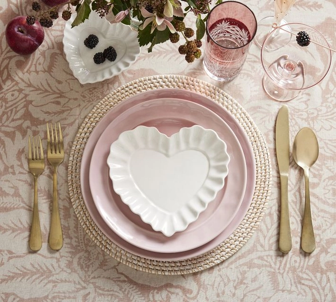 Heirloom Scalloped Heart Stoneware Appetizer Plates - Set of 4