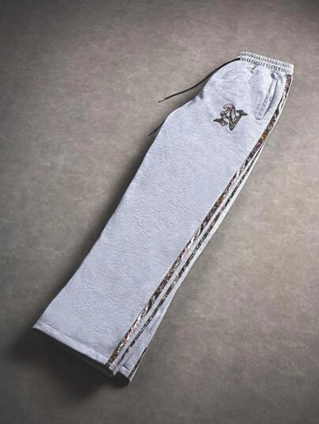 Manfinity EMRG Men's Street Collegiate Style INS Matched With High Street Casual Letter Embroidery Gray Sweatpants Streetwear