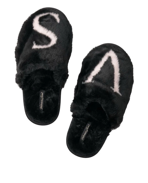 Victoria's Secret Black Closed Toe Faux Fur Slippers Size S