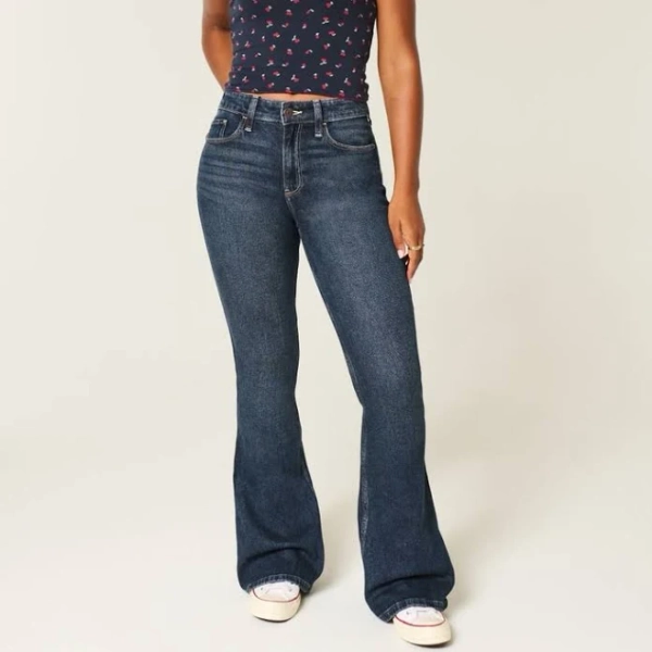 Hollister Women's Curvy High-Rise Flare Jeans
