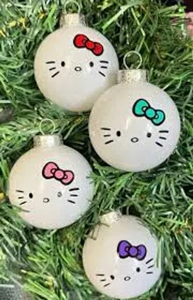 Hello Kitty Ornaments Set