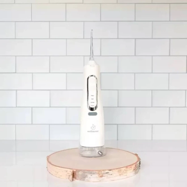 Wellnesse Water Flosser 1 Flosser Oral Health Water Flosser w. Water Pulse Technology To Remove Plaque & Deep Clean