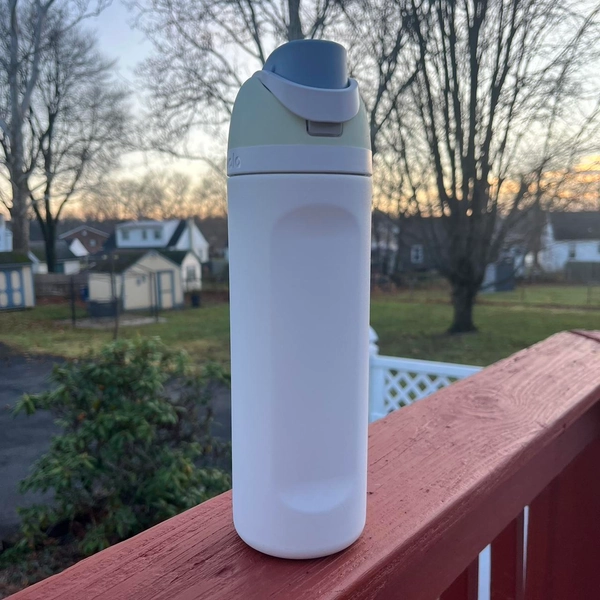 Blue + Green + White Owala FreeSip Bottle 🫧
Super...
