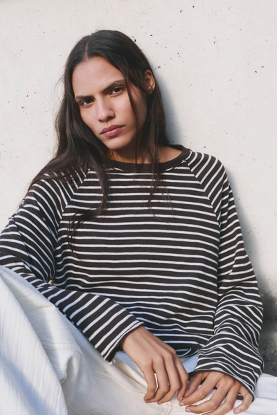 Long sleeve raglan T-shirt