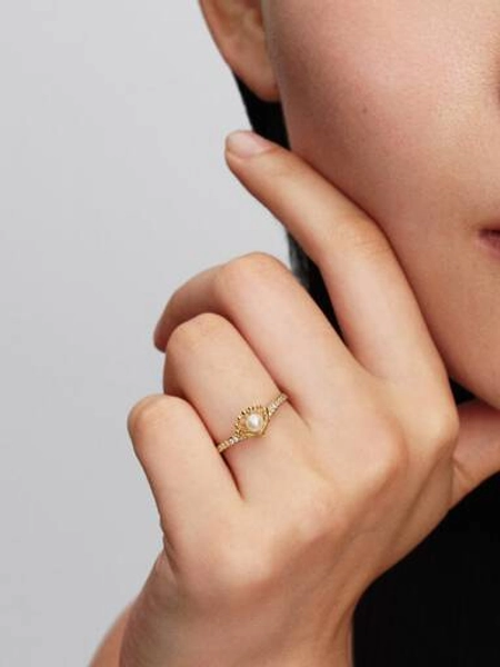 Disney Princess Ariel Shell Treated Freshwater Cultured Pearl Ring | Gold plated | Pandora US