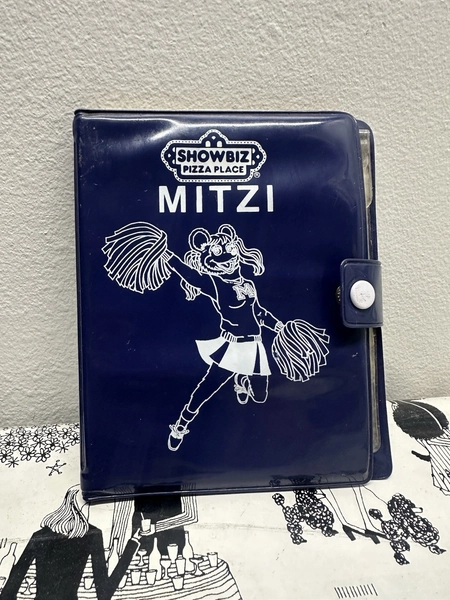 Vintage RARE HTF Showbiz Pizza Place Mitzi Memo Pad Paper Holder Mini Pencil