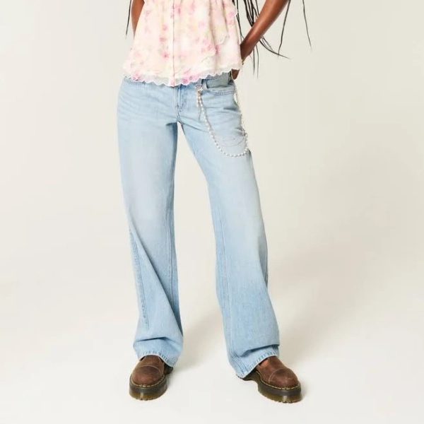 Hollister Women's Low-Rise Baggy Jeans