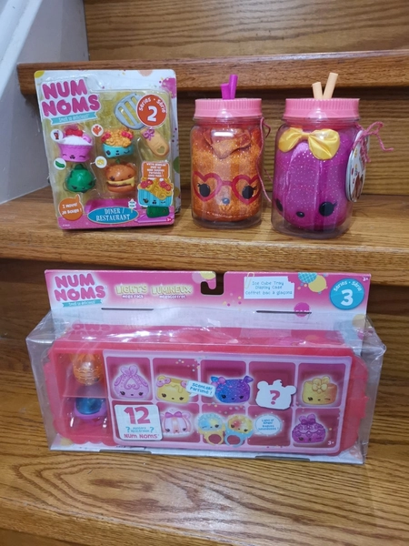 Num noms toys, 2 bottles + 2 packs