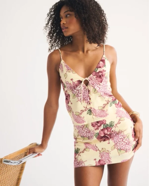 The A&F Scarlett Curve Love Linen-Blend Mini Skort