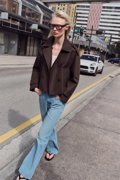 SHORT DOUBLE-BREASTED TRENCH COAT