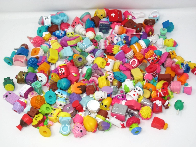 HUGE Shopkins Lot of 200 + Random Figures Mixed Shopkins Seasons