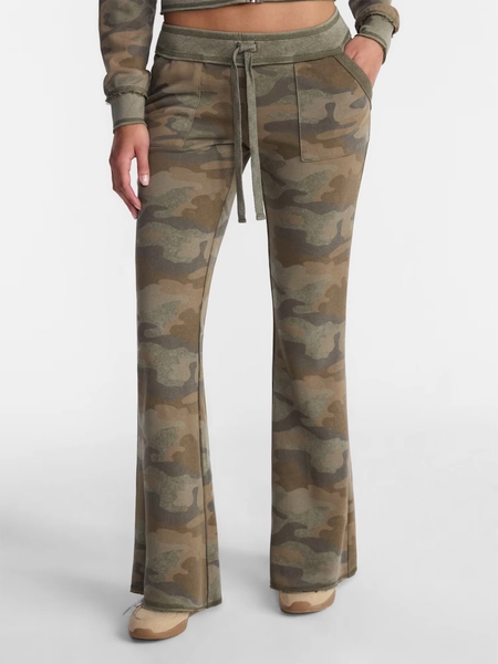 No Boundaries Flare Leg French Terry Pant, Women's Sizes XXS-XXL - Walmart.com