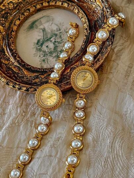 1pc Gold French Fashion Elegant Women Water-Resistant 30m Quartz Watch, With Pearl Strap, Bohemian Vintage Court Style Circular Quartz Wristwatch For Women, Suitable For Everyday Wear, Parties, And Other Occasions.