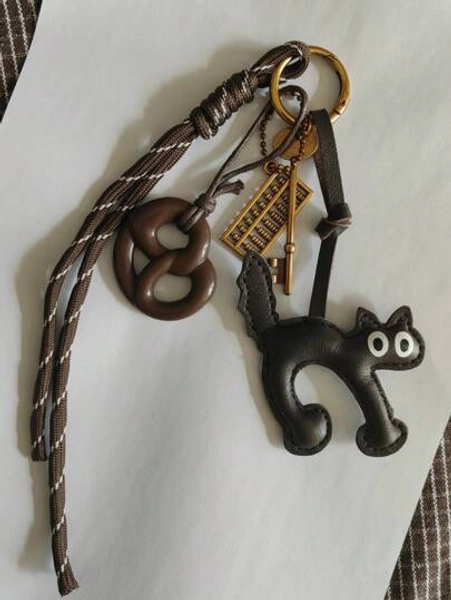 INS Style Edgy Chic Key Chain, Cute Accessories Including Biscuit, Abacus, Big-Eyed Cat Designs, Decorative Knotted Lanyards, Suitable For Women, Girls, Office, School, Small Gifts To Enhance Your Style