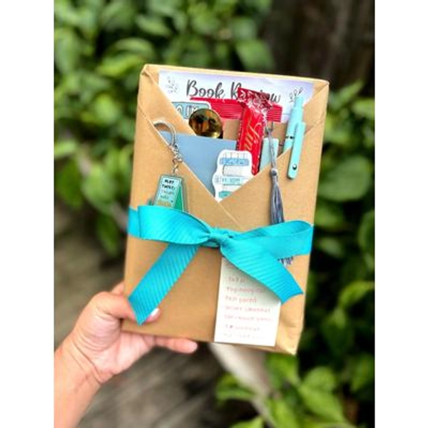 Blind Date With a Book: Surprise Reader Gift Set