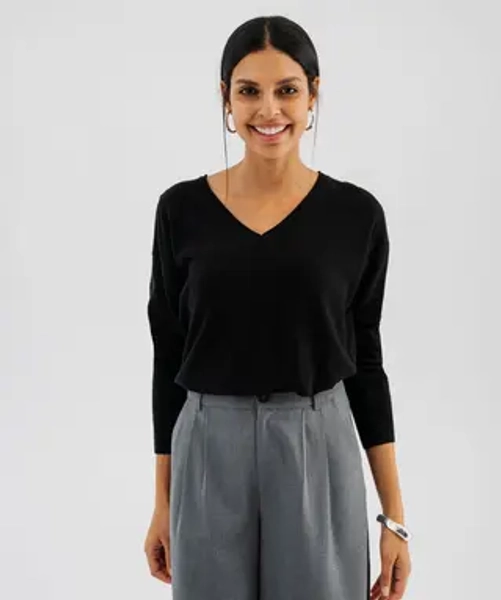 Pull col V en fine maille fluide femme