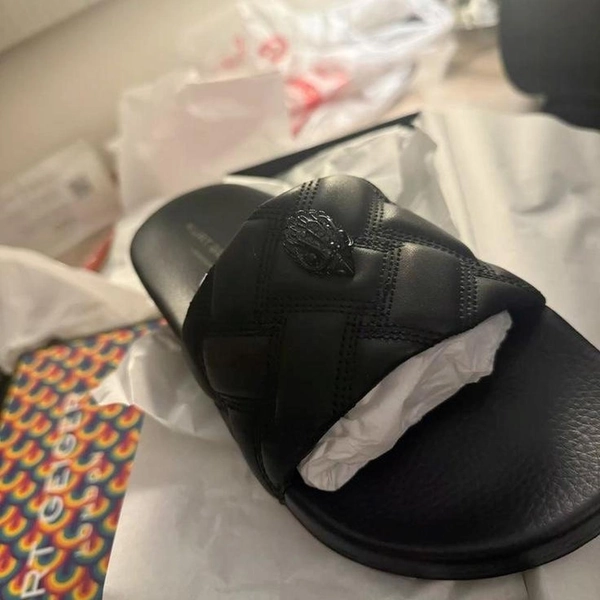 Black leather Kurt Geiger slides #luxuryfootwear