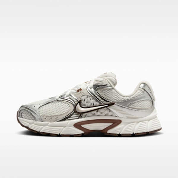 Nike V5 RNR Women's Shoes with Reflective Accents