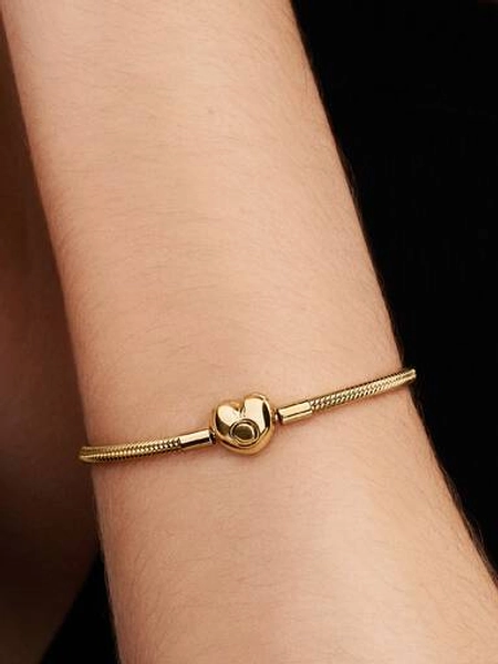 Heart Clasp Snake Chain Bracelet | Gold plated | Pandora UK