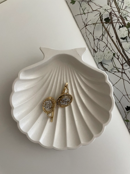 Seashell Concrete Jewelry Tray: Trinket Dish (3.9x3.9 inches)
