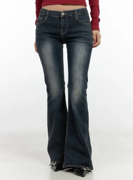 Ingrid Low-Rise Flared Jeans