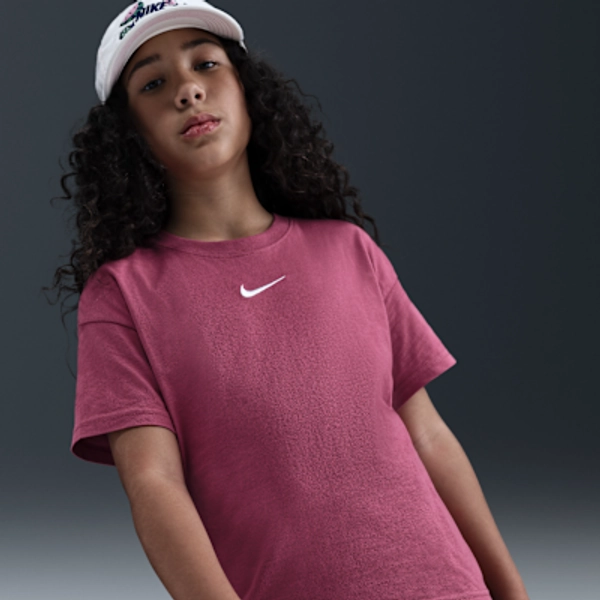 Nike Sportswear Essential Big Kids' (Girls') T-Shirt