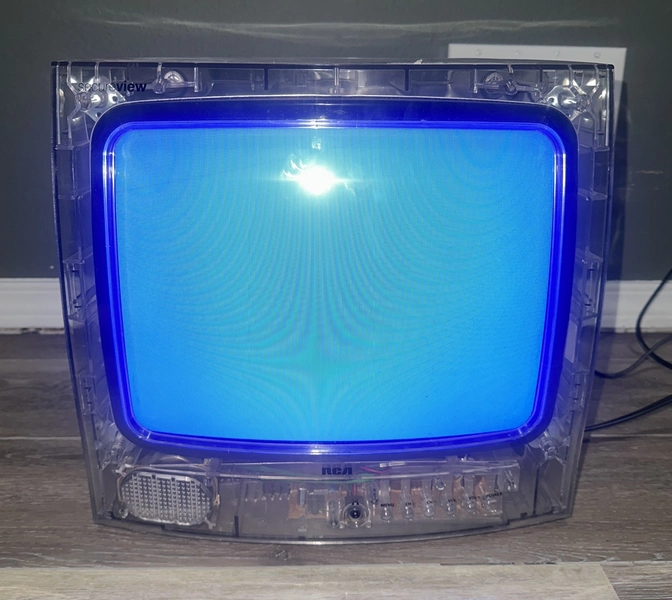 VINTAGE RCA CLEAR 13” SECURE VIEW CRT COLOR TELEVISION J13805CL *TESTED*