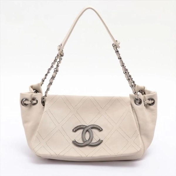 Chanel Hardware Silver Chain Shoulder Leather Off-white Shoulder Bag