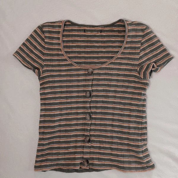 brandy Melville button up top
tag fell off
price... | Depop