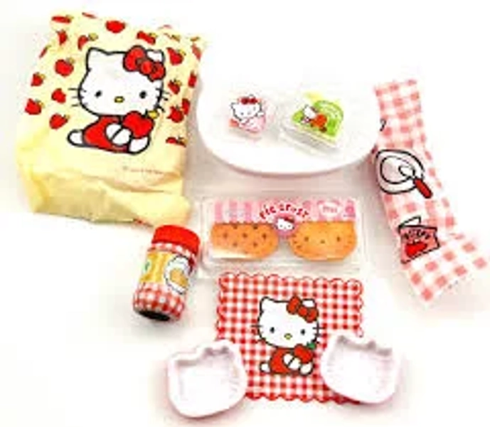 NEW MGA Miniverse Make It Mini Food Hello Kitty Series 1 Apple Pies