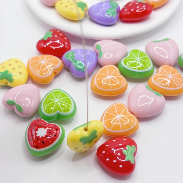10 cuentas separadoras acrílicas de frutas mixtas en forma de corazón, adecuadas para collares, pulseras, accesorios de aretes y manualidades DIY